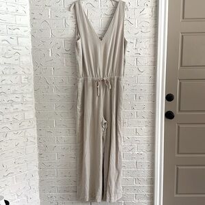 Splendid - Sleeveless, Wide leg, Linen Blend Jumpsuit - NWT Make an Offer!